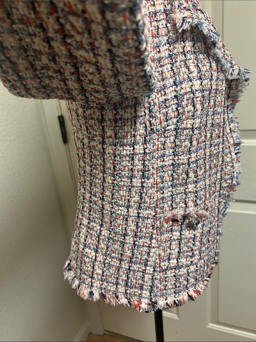 Anne Klein Tweed Frayed-Edge Jacket in Multi-Color, Size 10 - Picture 9 of 10
